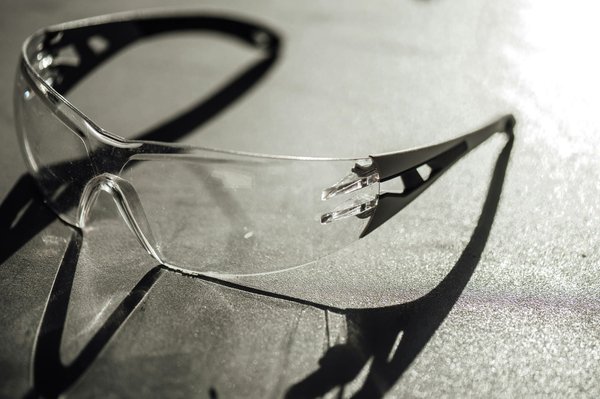 Comment les entreprises peuvent-elles se protéger juridiquement contre les cyberattaques sur leurs systèmes IoT?